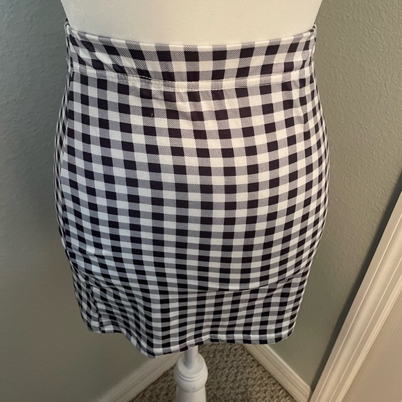 SHEIN Plaid Bodycon Mini Skirt NWOT Never Worn - Picture 1 of 2